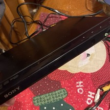 Sony DVP-SR210P DVD Player w/ Remote  AV Cables   Tested  Working