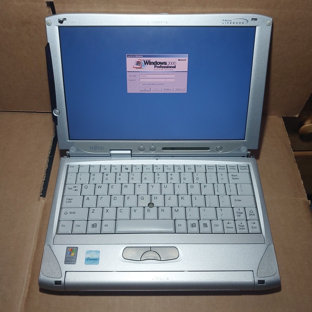 Vintage Fujitsu Lifebook P Series P2110 Windows 2000 Professional