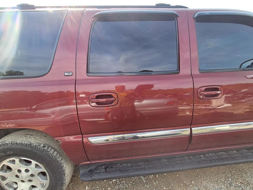 2002 GMC Yukon XL Passenger Right Door Red Used 4DR SUV Local Pick Up Only - Image 2 of 4