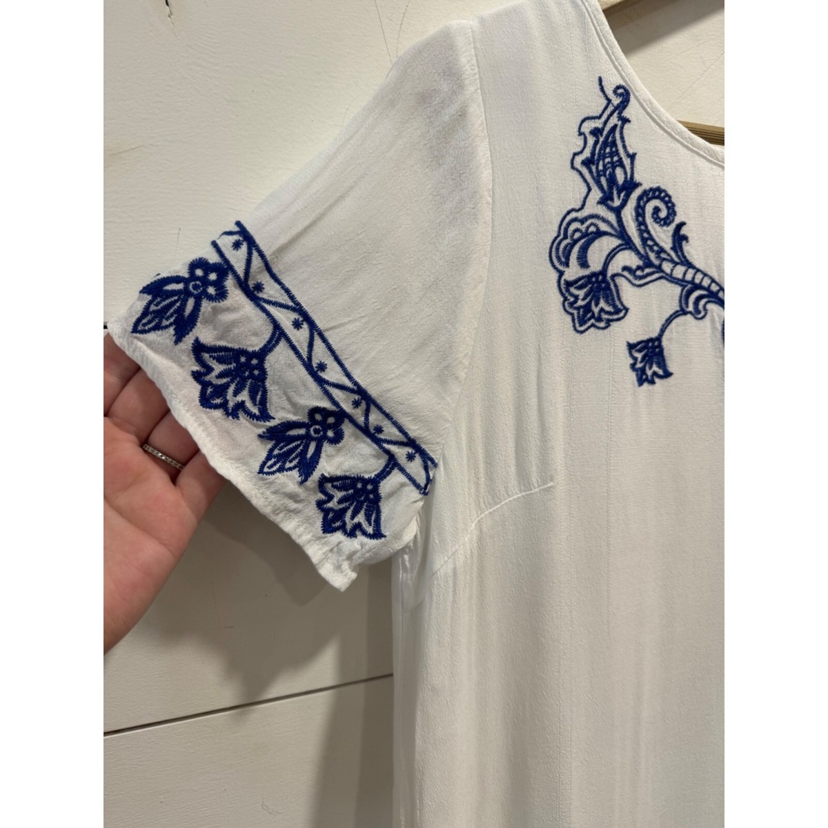 Lulus Tale to Tell Blue/Ivory Embroidered Shift Dress L