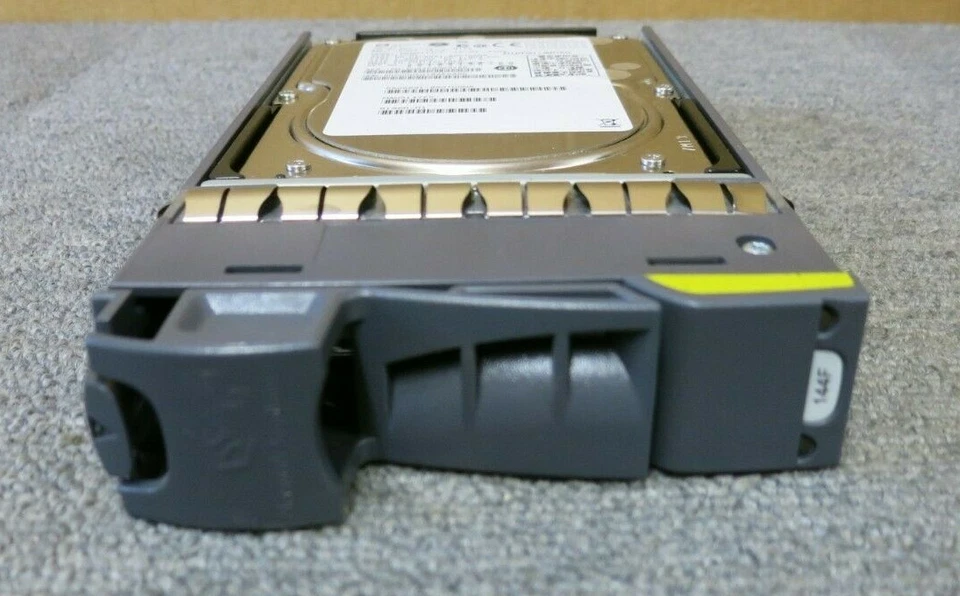Fujitsu MAW3147FC CA06691-B60700NA 147GB 10000RPM 8MB 3.5" FC Internal HDD - Image 2 of 4