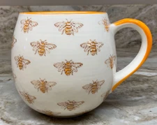 Large Coffee Mug. Honey Bees. Potter’s Studio. 16 Ounce. New.