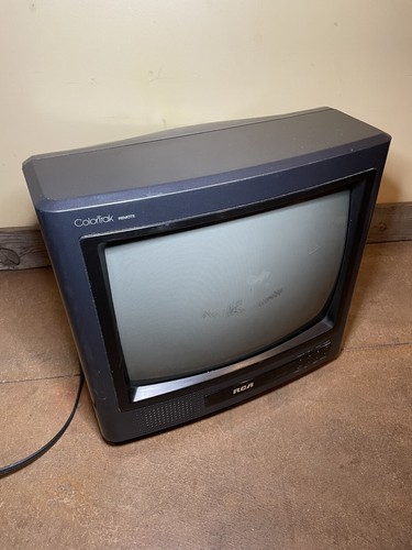 Vintage 1989 RCA ColorTrak E13169GM Built-In Speaker CRT 13" Television w Remote - Picture 7 of 7