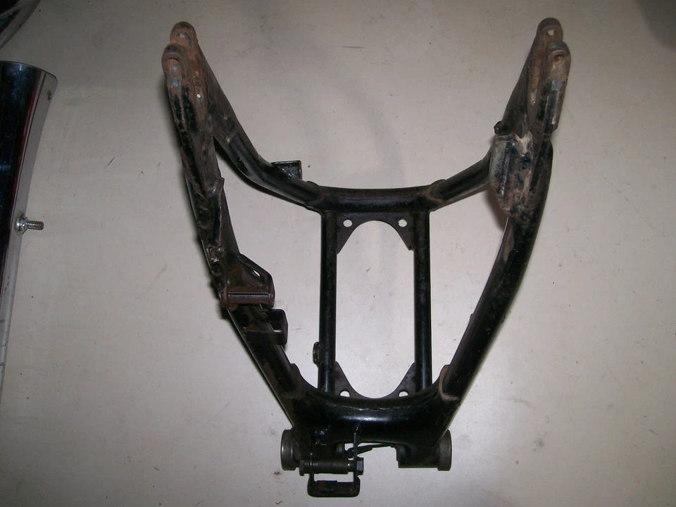 1979 Yamaha IT175 IT 175 Swingarm - Изображение 3 из 4