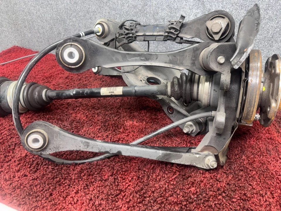 Buje de nudillo eje suspensión trasera izquierda BMW F30 F31 328D OEM 83K Foto 4 de 4