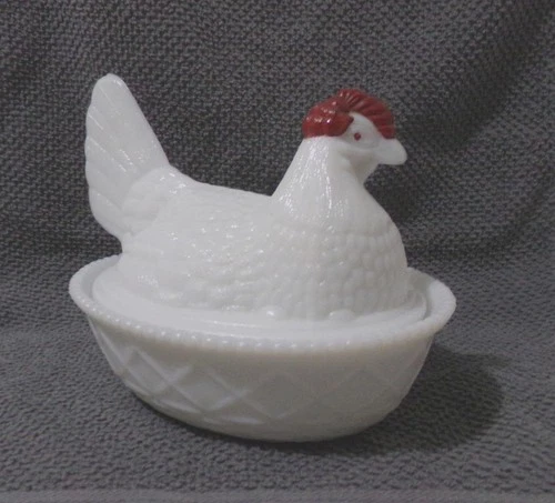 VINTAGE WESTMORELAND LARGE MILK GLASS HEN ON A NEST-PERFECT-LOOK!