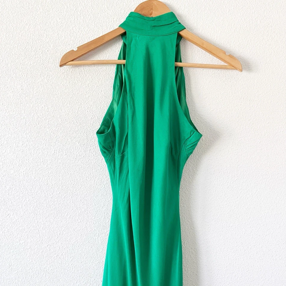 Maxi Vestido Meshki Satinado Drapeado Espalda con Split en Verde Talla L Foto 3 de 4