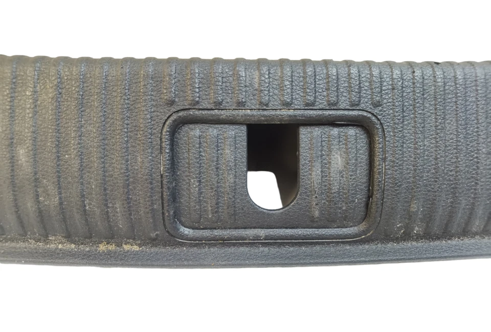 AUDI Q5 2018-2020 PUERTA TRASERA UMBRAL PLACA DE DESGASTE MOLDURA CUBIERTA MONTAJE OEM Foto 4 de 4