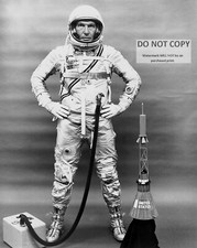 WALLY SCHIRRA MERCURY ASTRONAUT - 8X10 NASA PHOTO (AA-210)