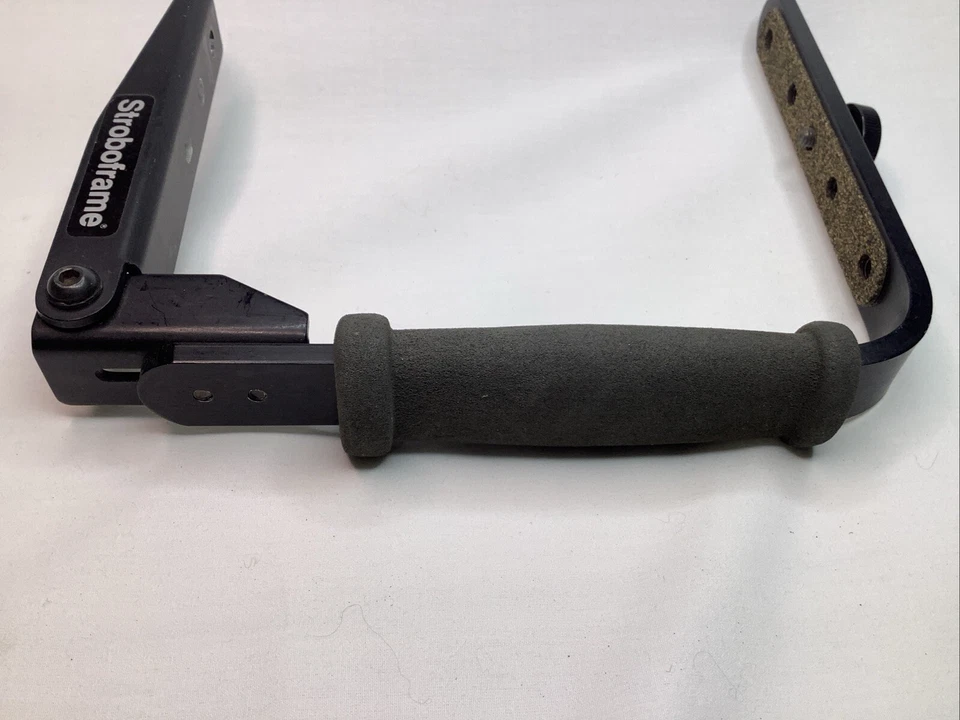Stroboframe Quick Flip  Flash Bracket for 35mm Cameras - Image 4 of 4