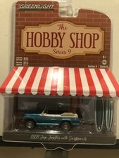 1/64 GREENLIGHT HOBBY SHOP 1968 JEEP JEEPSTER WITH SURFBORADS TURQOISE & WHITE