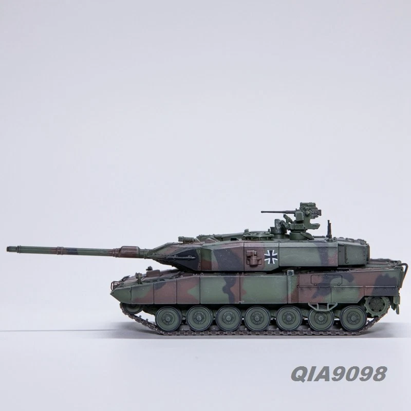 New 1:72 German Leopard 2A7 Main Battle Tank NATO Tricolor Camouflage Model - Image 2 of 4