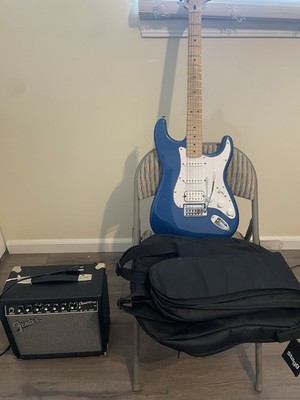 Squier Affinity Stratocaster + Amplifier & Gig Bag