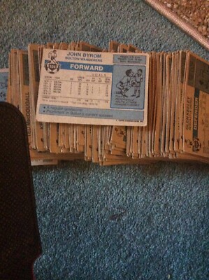 M17d3 Trade Card Topps 1970s Light Blue - One Card Only - No 75 Creased