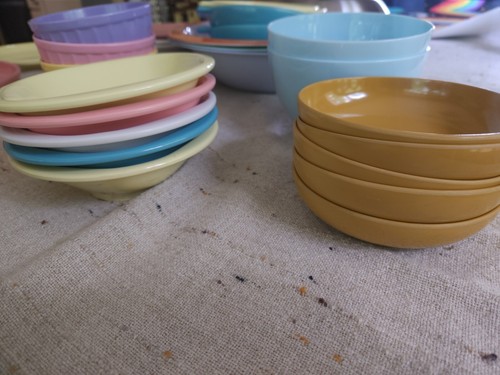 50 Pcs Of Various Melamine Plates, Cups And Bowls - Picture 16 of 16