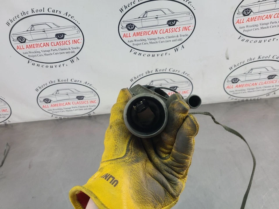 Hummer H2 2003-07 extremo de cuello de llenado de gas combustible con tapa - OEM Foto 3 de 4