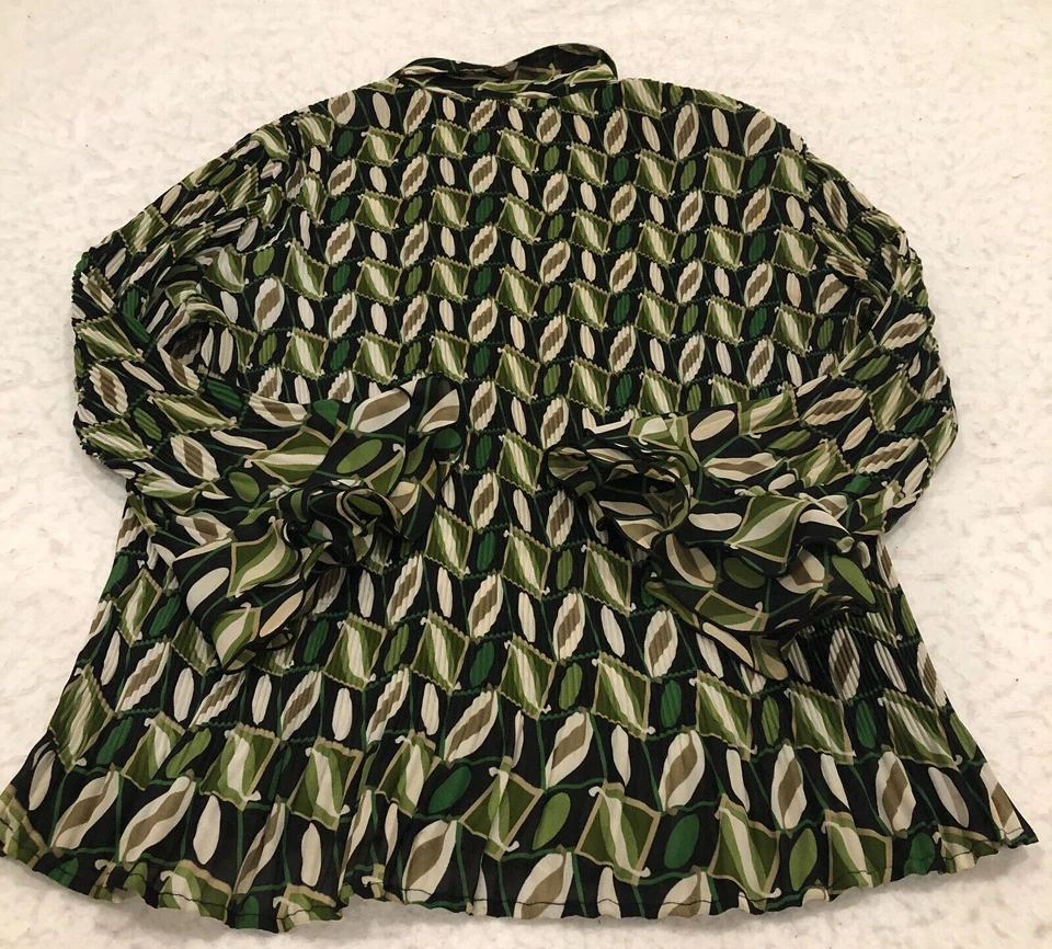 Blusa feminina Essentials by Milano tamanho XL geométrica com botões mangas 3/4 nova sem etiquetas - Imagem 4 de 4