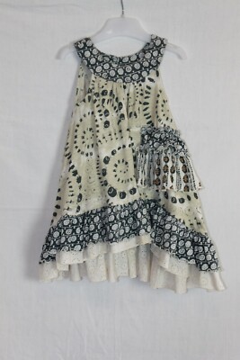 Next Baby Mädchen grau weiß Rüschen Lochstickerei Anglais Kleid 12-18 Monate