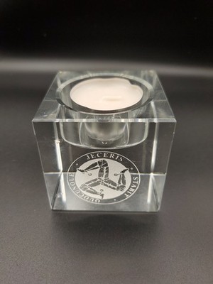 Isle Of Man Triskelion geätzt brennt Kristall Teelichthalter in Schachtel Männerbeine 