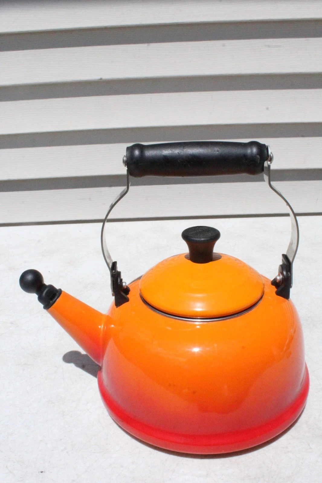 Le Creuset Orange Flame Enamel Whistling Tea Kettle Pot Sturdy Handle 1.7Qt READ