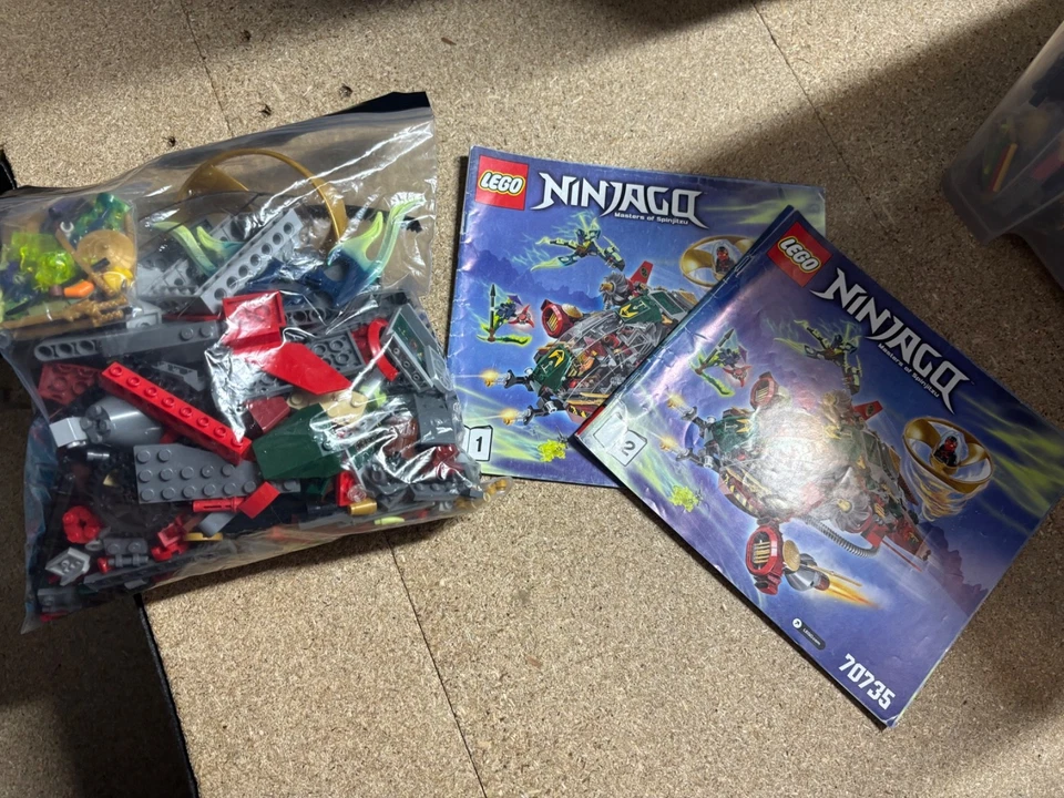 LEGO Ninjago 70735 Ronin R.E.X., photo 1 of 3
