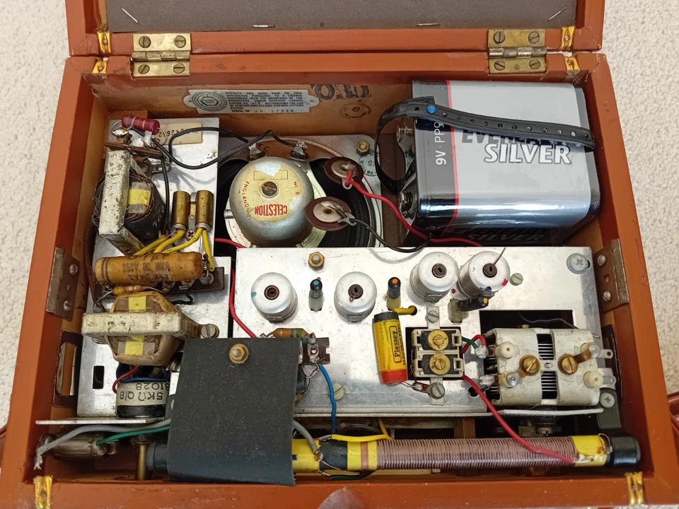 Ever Ready Sky Leader Transistor Radio 1958 with strap & new battery. Working - Image 2 of 4