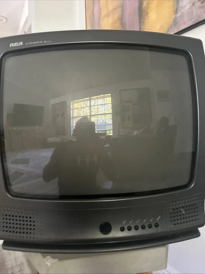 1996 RCA 19” XL100 XS Stereo F19218WT CRT TV Retro Television Wood With Remote ? - Image 3 of 4