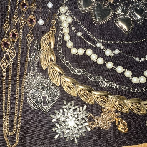 Bundle jewelry lot 37 Pieces vintage Gold Silver Tone Necklace Earrings Rings - Picture 2 of 11