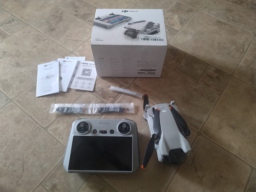 DJI Mini 3 Quadcopter Camera Drone w Remote Controller *for parts*as is** 
