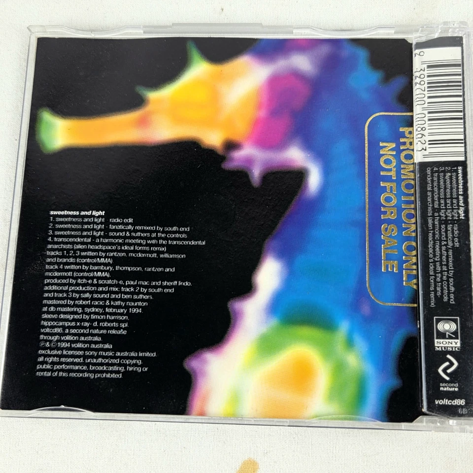 CD Dulzura y Luz ITCH-E & SCRATCH-E Promoción Única Sello Dorado Volition  Foto 4 de 4