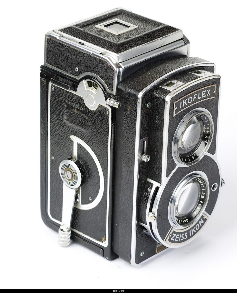 Camera Ikoflex III 853/16 Zeiss Ikon TLR 6x6 Tessar 2.8/8cm Camera Ikoflex III 853/16 Zeiss Ikon TLR 6x6 Tessar 2.8/8cm