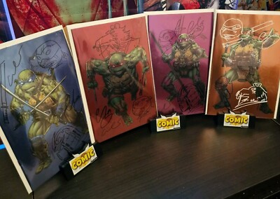 TMNT #1 SDCC FOIL Isaac & Esau Escorza 2x Signed & Sketched LTD 500   Full SET