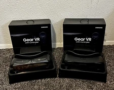 Pair of Samsung Gear VR Headset w/Controller Oculus Smartphone Galaxy S8 2017