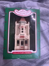 Hallmark ornament Third in Nostalgic Houses and Shops Series QX403-3