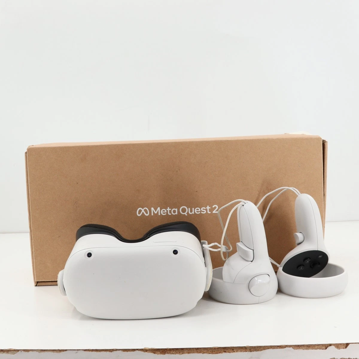 Meta Quest 2 128GB VR Headset w/ Controllers & Box - Good