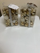 Pier 1 Table Scatter - Mini ornaments - White and Gold - 2 packs -NEW IN PACKAGE