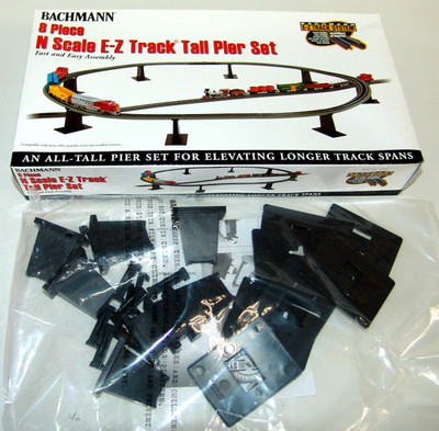 N SCALE BACHMANN # 44872 8 PIECE E-Z TRACK TALL PIER SET - NO TRACK (L73)