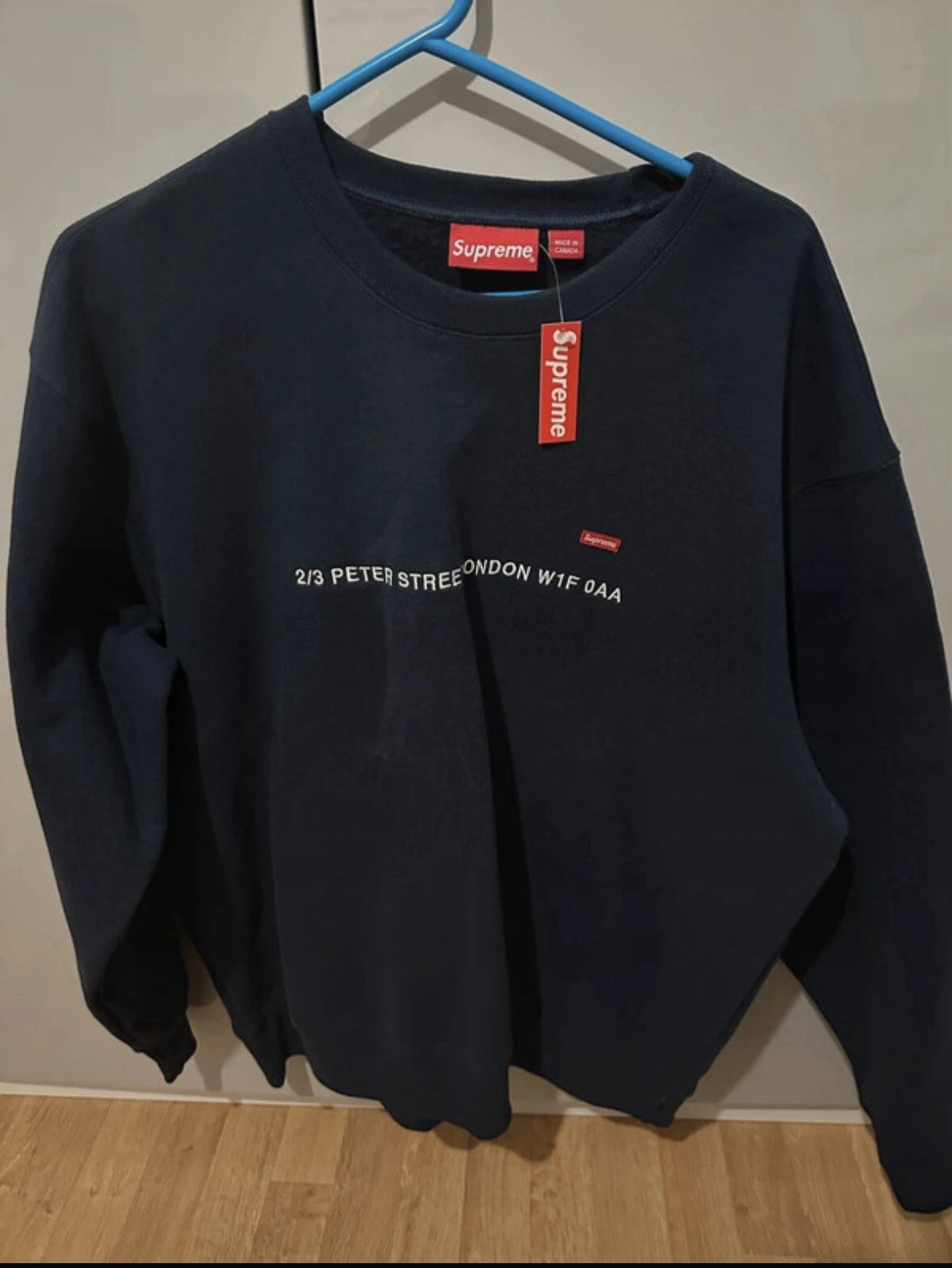 Col rond logo petite boîte suprême   bleu marine   exclusivité magasin londonien   DSWT
