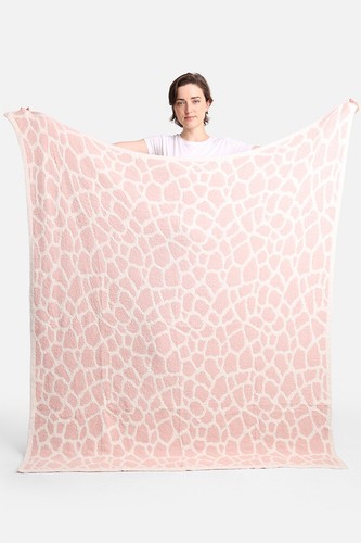 ScarvesMe Oversized Luxury Soft Giraffe Animal Print Cozy Throw Blanket - Picture 8 of 13
