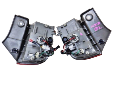 Toyota Isis Platana ZNM10 ZGM10 ANM10 Lower Tail Light Lamp Set