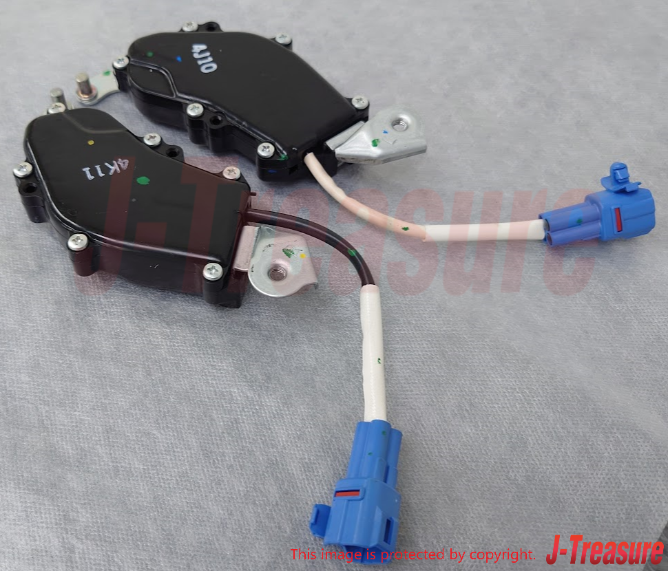 TOYOTA LAND CRUISER FZJ80 91-97 Genuine Rear Door Lock Actuator RH