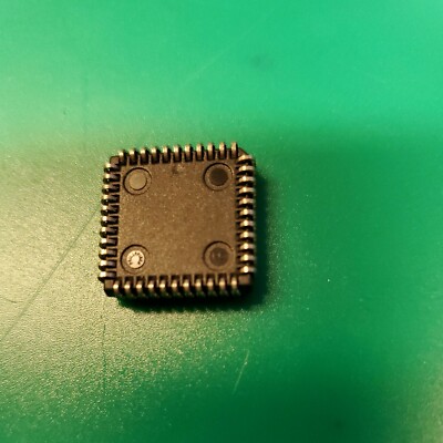 値下げEPROM MICROCHIP中古品 Exilinx XC18V04 Xilinx Memory Configuration Programmable 3.3V