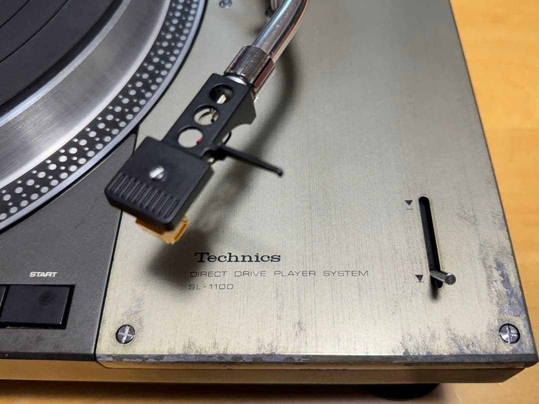 Technics SL-1100 Turntable Record Player Direct Drive Player