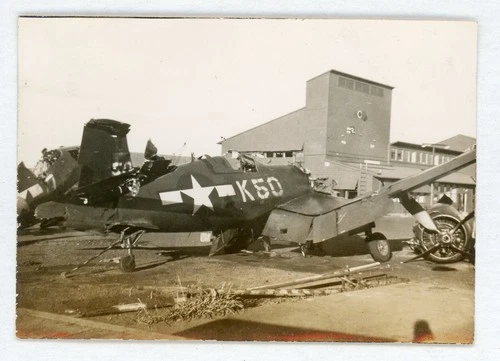 #  2 OLD WW2 MILITARY PHOTO DAMAGED PLANE 1945 SNAPSHOT