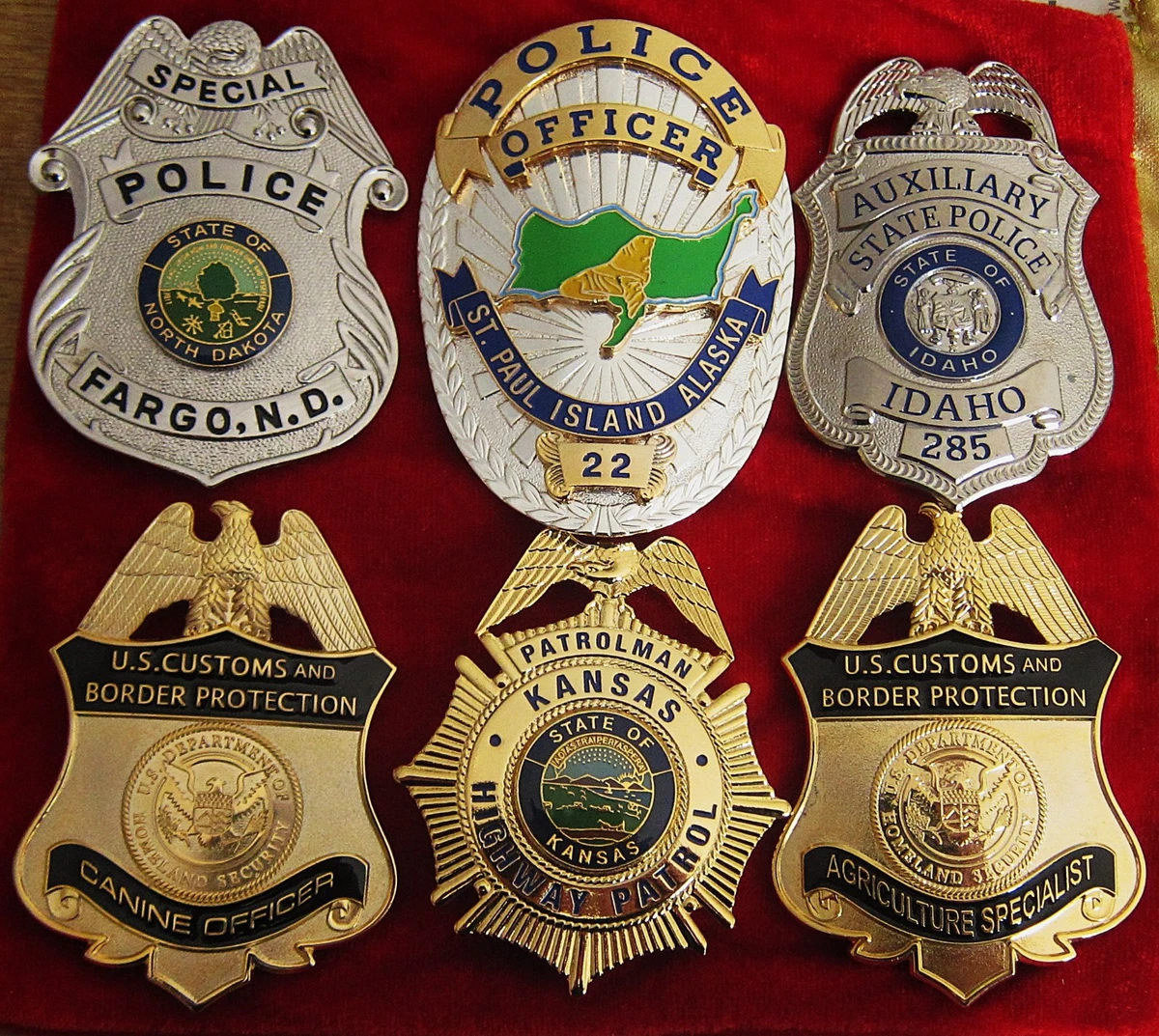 obsolete police badges, Convolut 6 x Abzeichen + 1 x patch