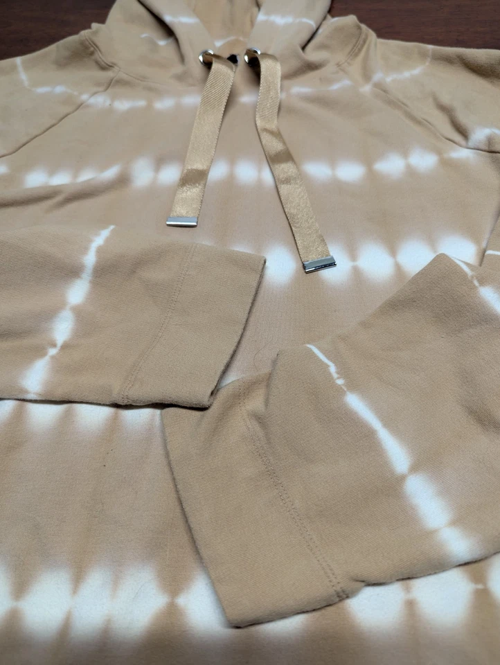 Sudadera con capucha Isaac Mizrahi Live color tostado a rayas talla grande para mujer Foto 2 de 4