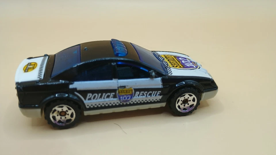 RARE Sheriff Badge 102 Police Rescue 2003 Special Edition 1:64 by MATCHBOX - Image 3 of 4