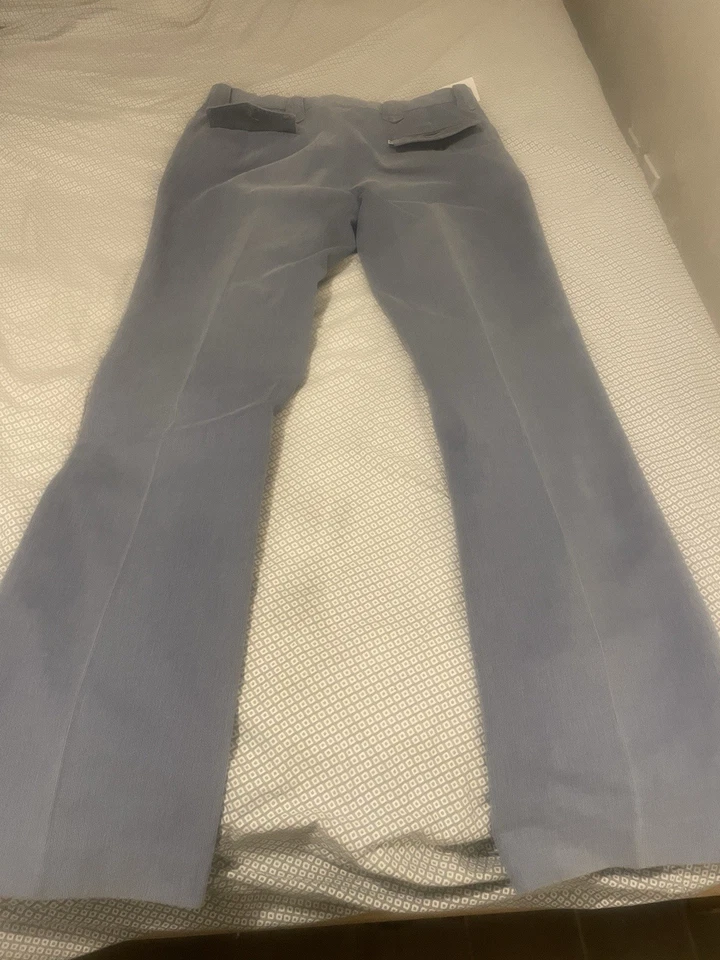 Parte inferior Levi Bell de la era 1970 vintage "etiqueta blanca". Foto 2 de 4