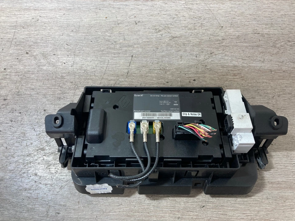 2011 RENAULT MEGANE TOM TOM SAT NAV DISPLAY SCREEN WITH SD MAP CARD 259209024R - Image 4 of 4