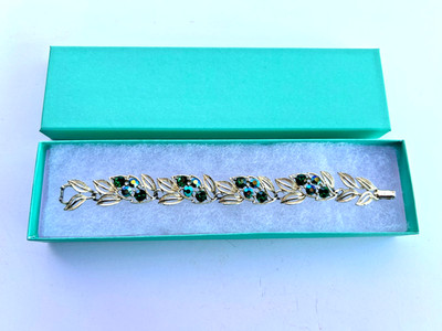 Vintage Lisner Signed Bracelet Green Stones Gold Tone 1950s-1960s